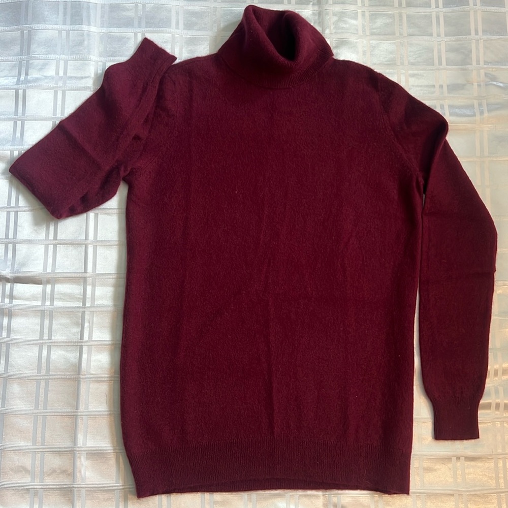 Cashmere by Bloomingdale’s turtlenecks sweater